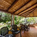 Villa Maladroxia Βίλα *